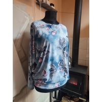 Wzorzysta bluzka Oversize z lejącego materiału - różowe listeczki